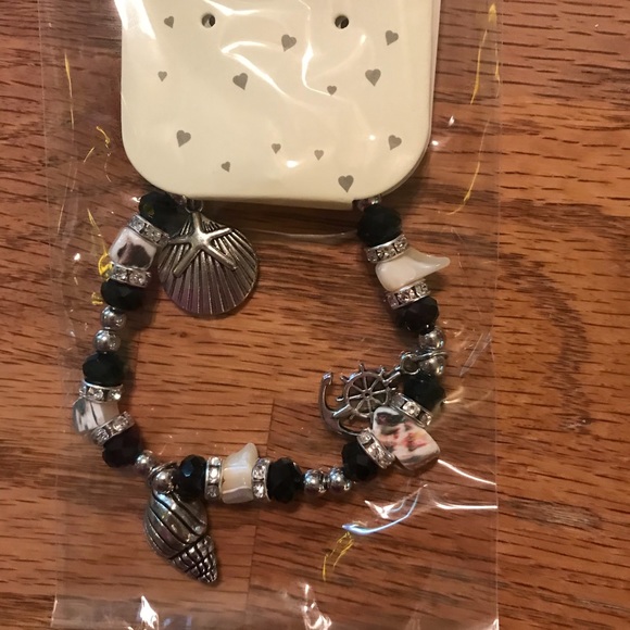🏝NWT Summer Stretchy Seashell Bracelet (Black)🏝 - Picture 10 of 13